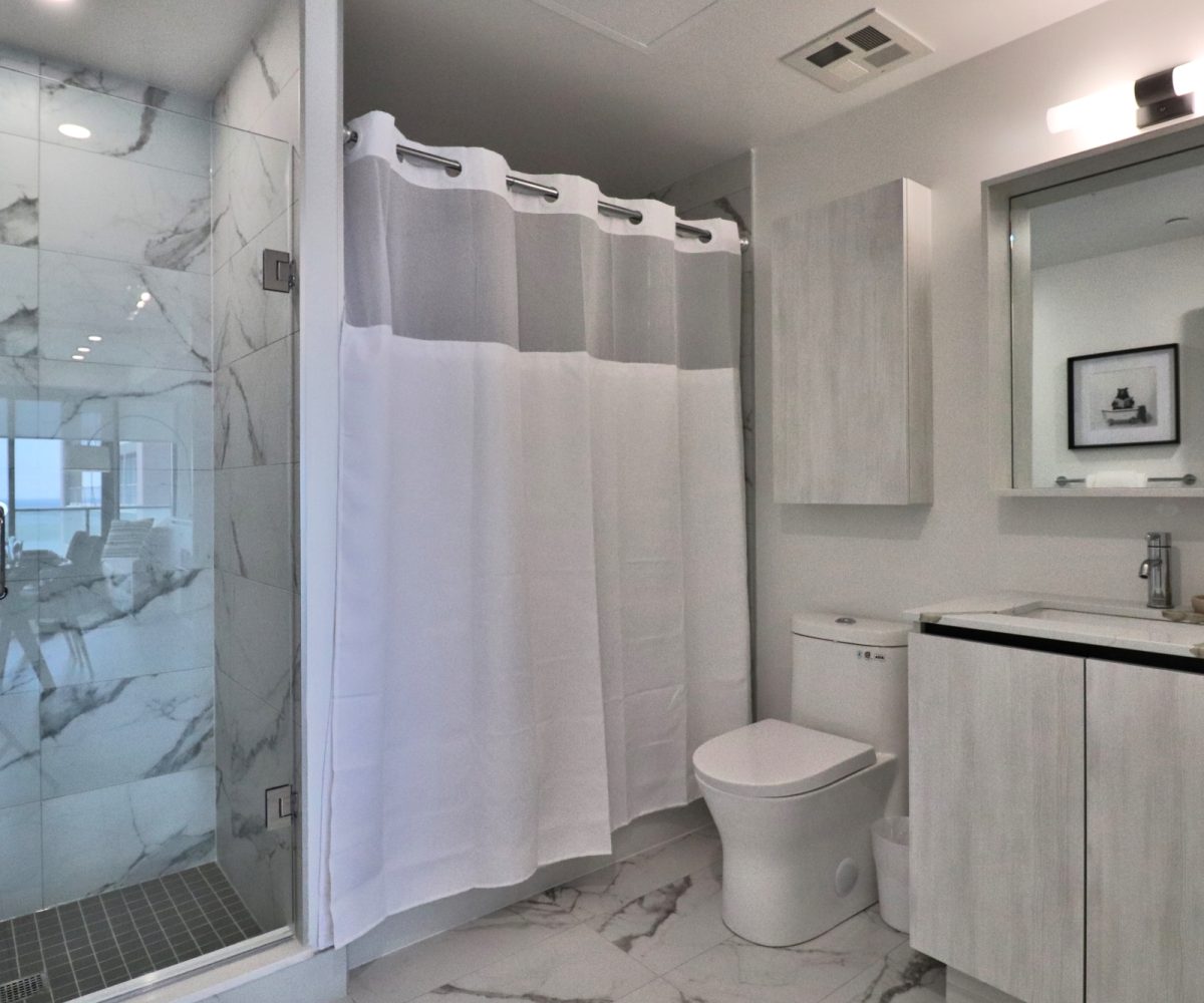 The Goode Condos - 35 Parliament Street - 3 Bedroom Furnished Executive Suite