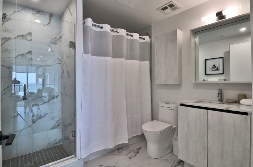 The Goode Condos - 35 Parliament Street - 3 Bedroom Furnished Executive Suite