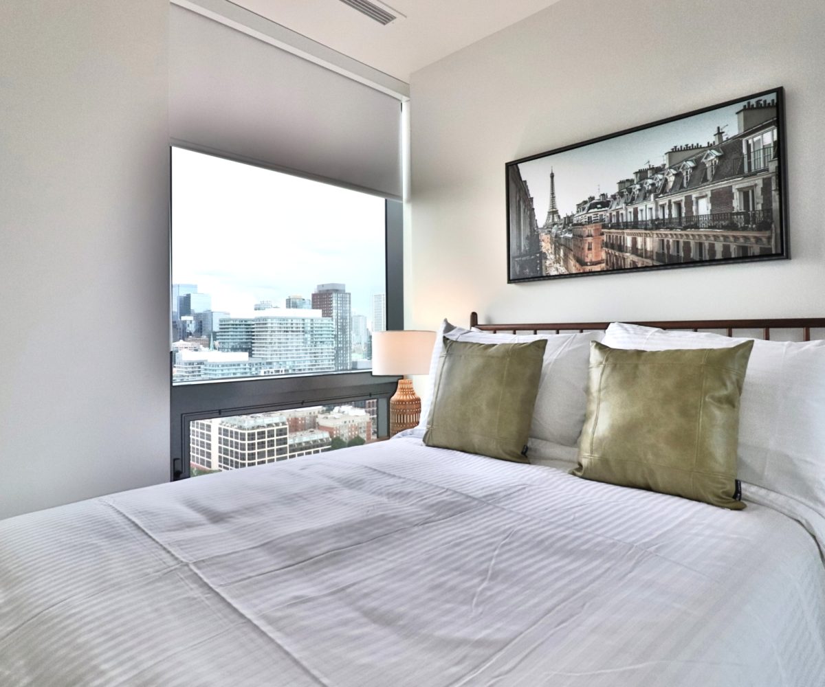 The Goode Condos - 35 Parliament Street - 3 Bedroom Furnished Executive Suite