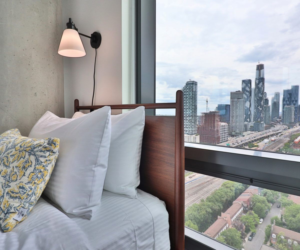 The Goode Condos - 35 Parliament Street - 3 Bedroom Furnished Executive Suite