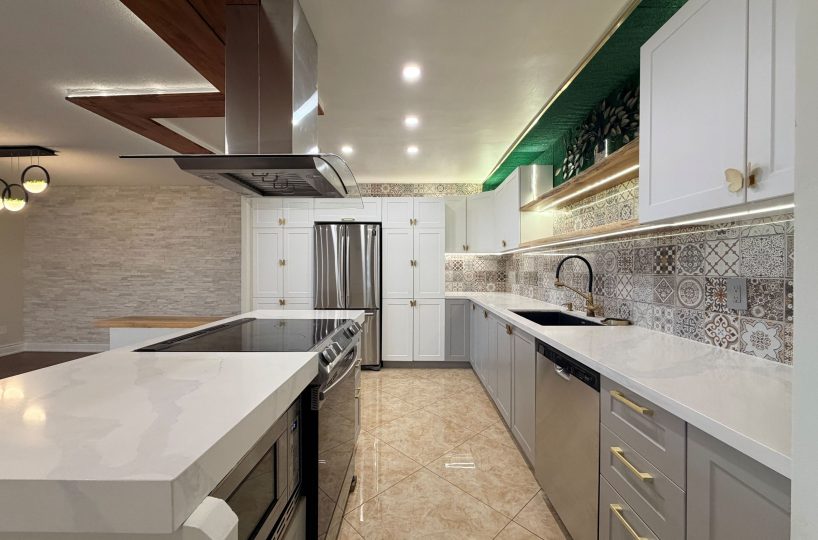 Summit Royale - 627 The West Mall 3 Bedroom Apartment for Rent