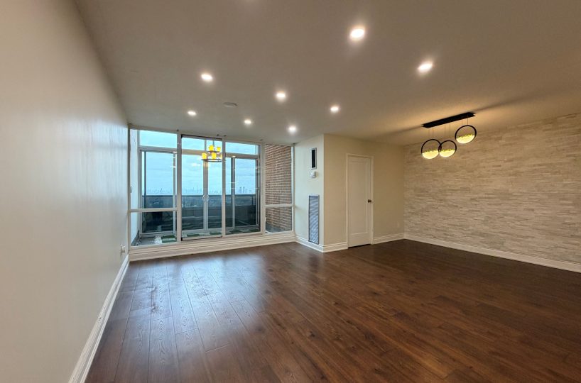 Summit Royale - 627 The West Mall 3 Bedroom Apartment for Rent