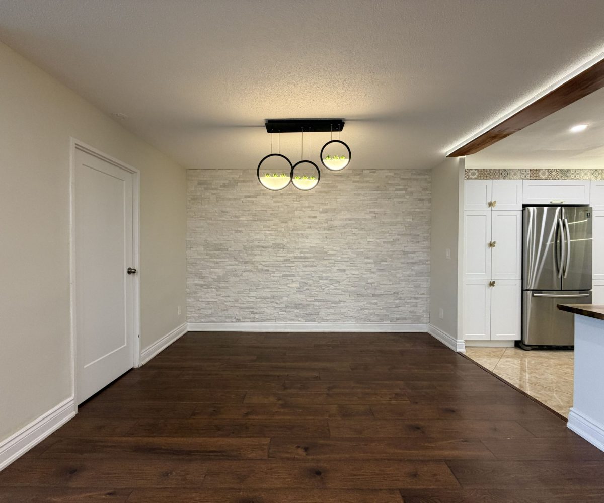 Summit Royale - 627 The West Mall 3 Bedroom Apartment for Rent