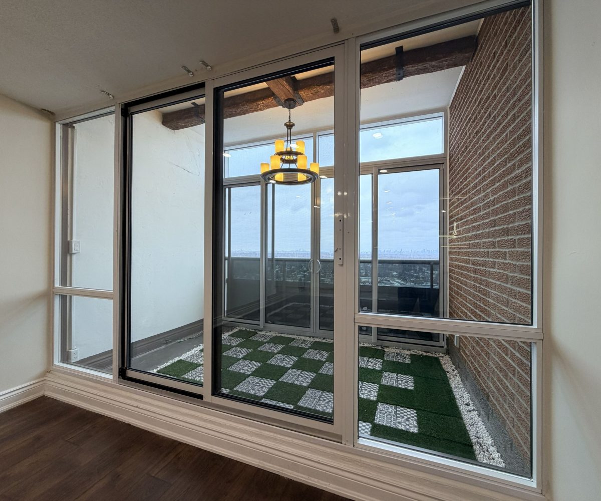 Summit Royale - 627 The West Mall 3 Bedroom Apartment for Rent