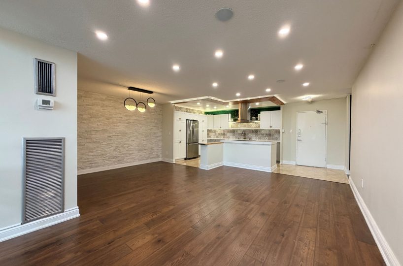 Summit Royale - 627 The West Mall 3 Bedroom Apartment for Rent