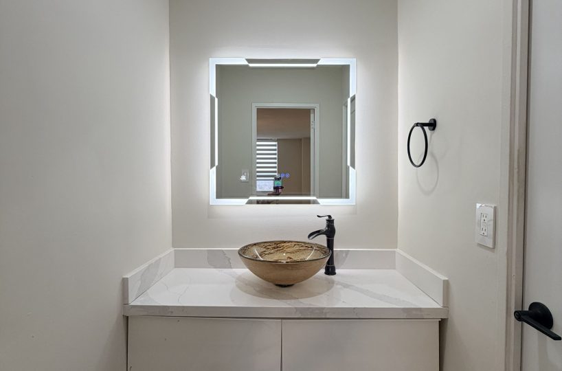 Summit Royale - 627 The West Mall 3 Bedroom Apartment for Rent