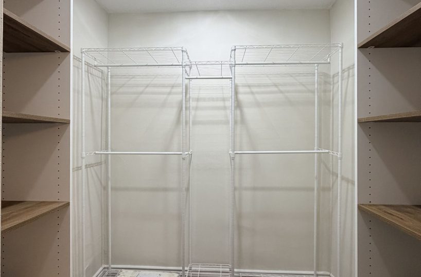 Summit Royale - 627 The West Mall 3 Bedroom Apartment for Rent
